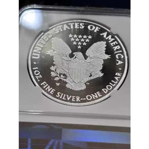 2018 W Early Releases ULTRA CAMEO (3)
